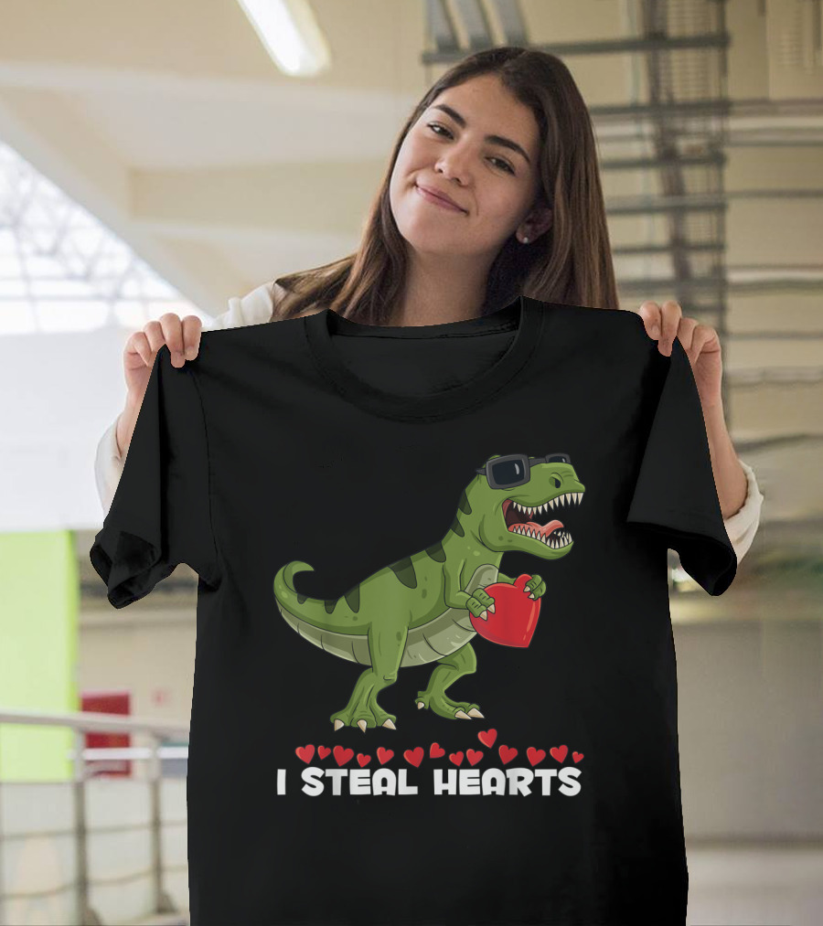 I Steal Hearts T-Rex Holding Heart Valentine's Day T-Shirt