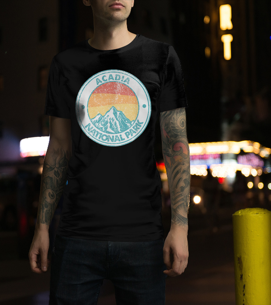 Acadia National Park Vintage Mountain Sunset Circle Badge T-Shirt