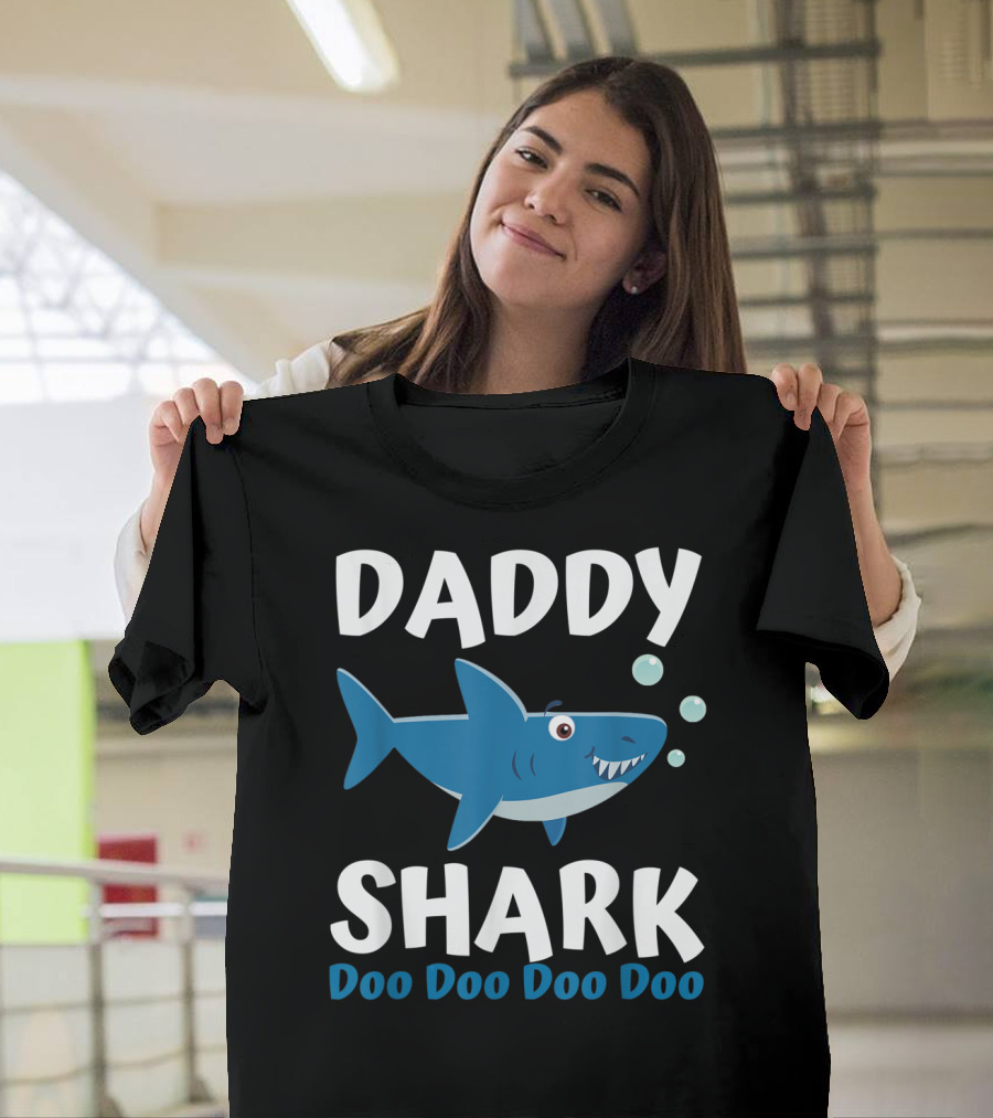 Daddy Shark Doo Doo Doo Doo Father's Day From Wife Son Daughter T-Shirt