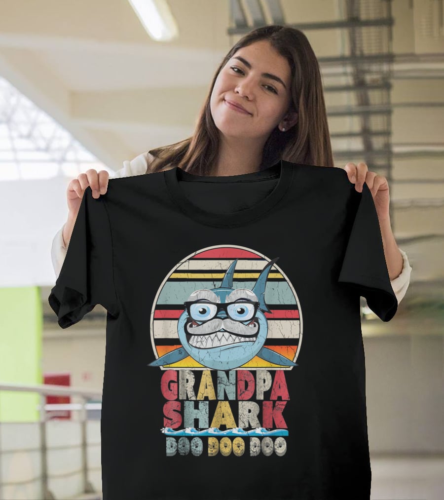 Grandpa Shark Doo Doo Doo Cute Vintage Fun T-Shirt