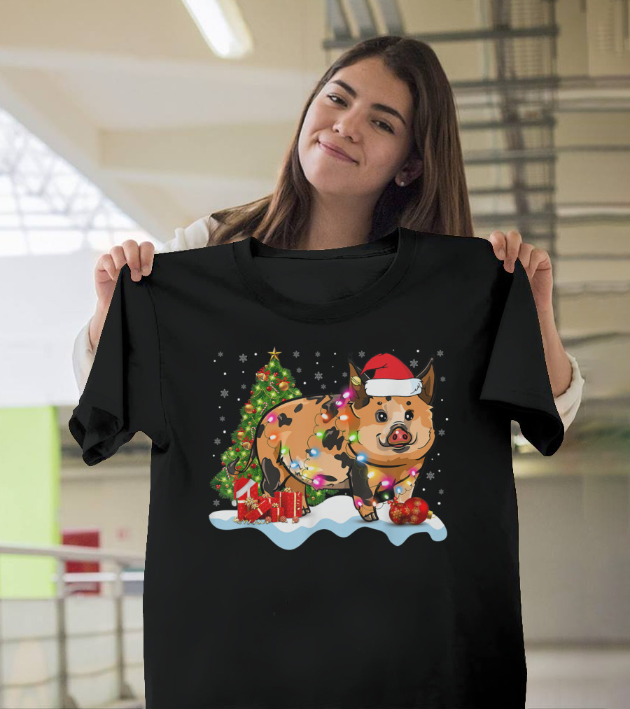 Kunekune Pig Santa Hat Christmas Tree Lights Snowflakes T-Shirt