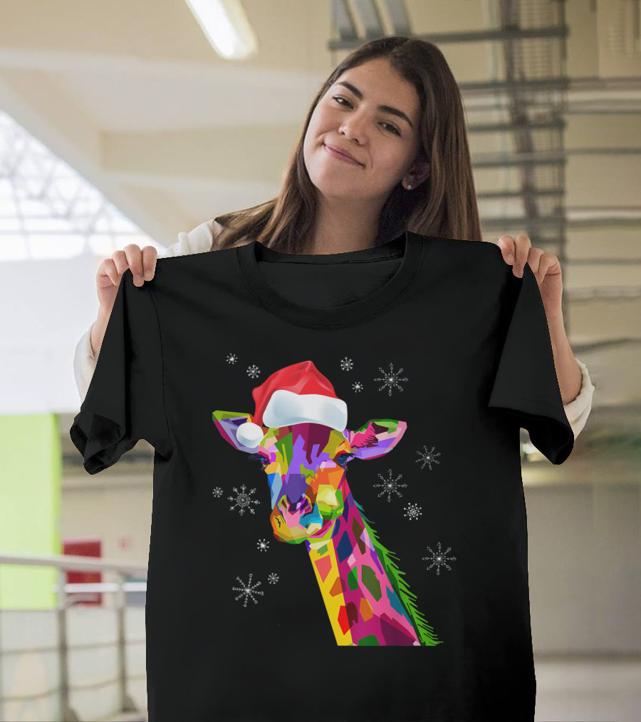 Giraffe Christmas Santa Hat Colorful Snowflakes T-Shirt