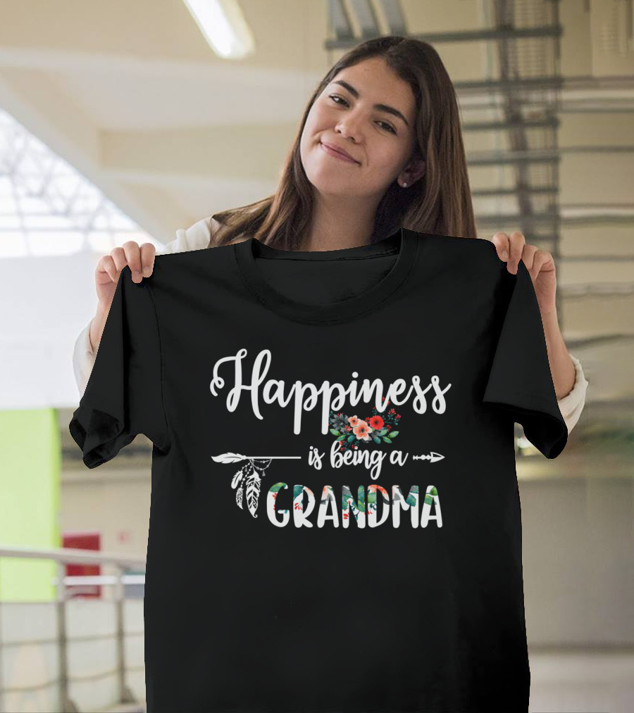 Happiness Is Being A Grandma Floral Arrow Feathers T-Shirt