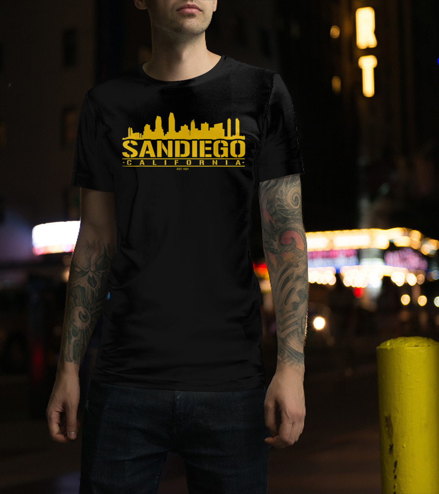 San Diego California Skyline Est. 1821 Cool Classic Look T-Shirt