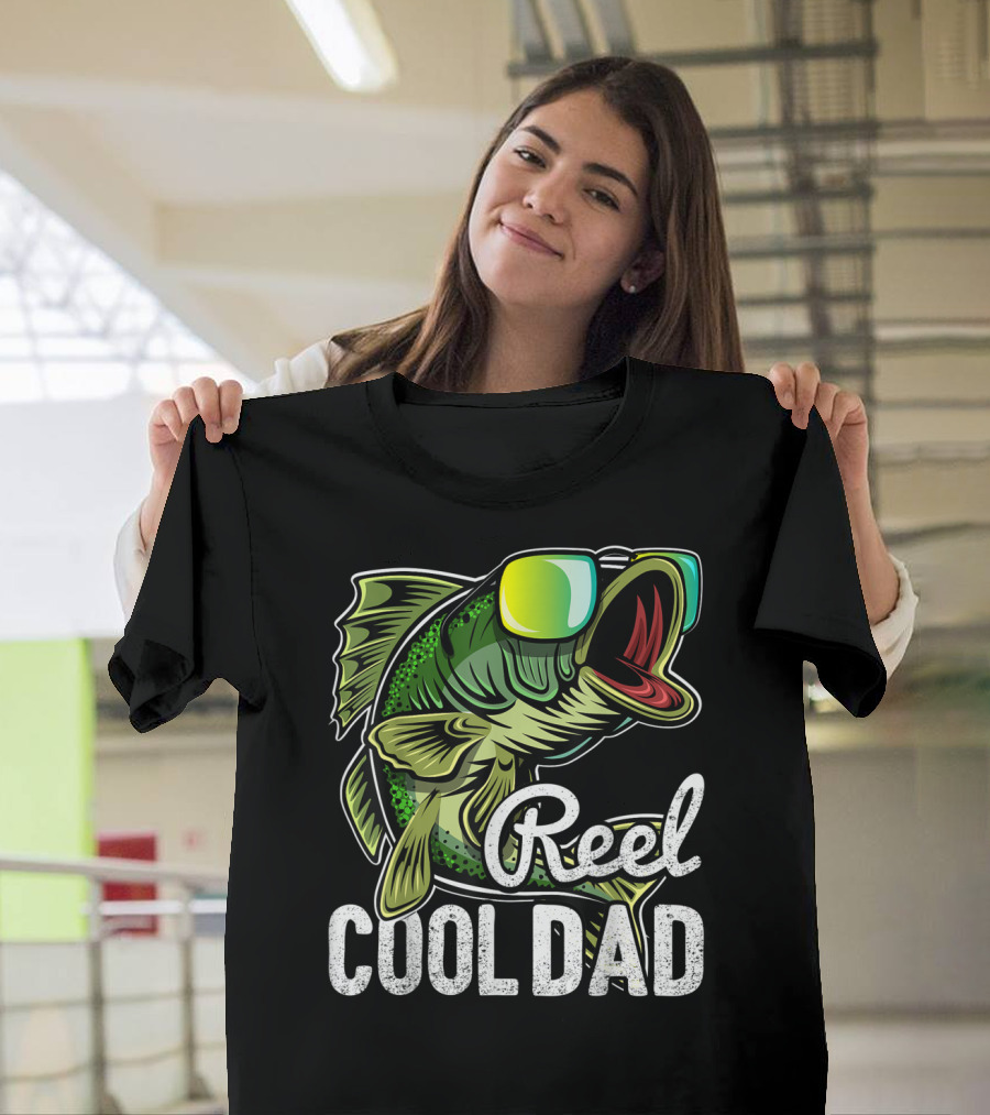 Reel Cool Dad Fishing Sunglasses Bass T-Shirt