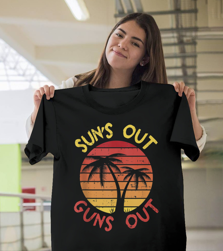 SUN'S OUT GUNS OUT Palm Beach 80s Summer Vacation Retro Tropical Sunset T-Shirt