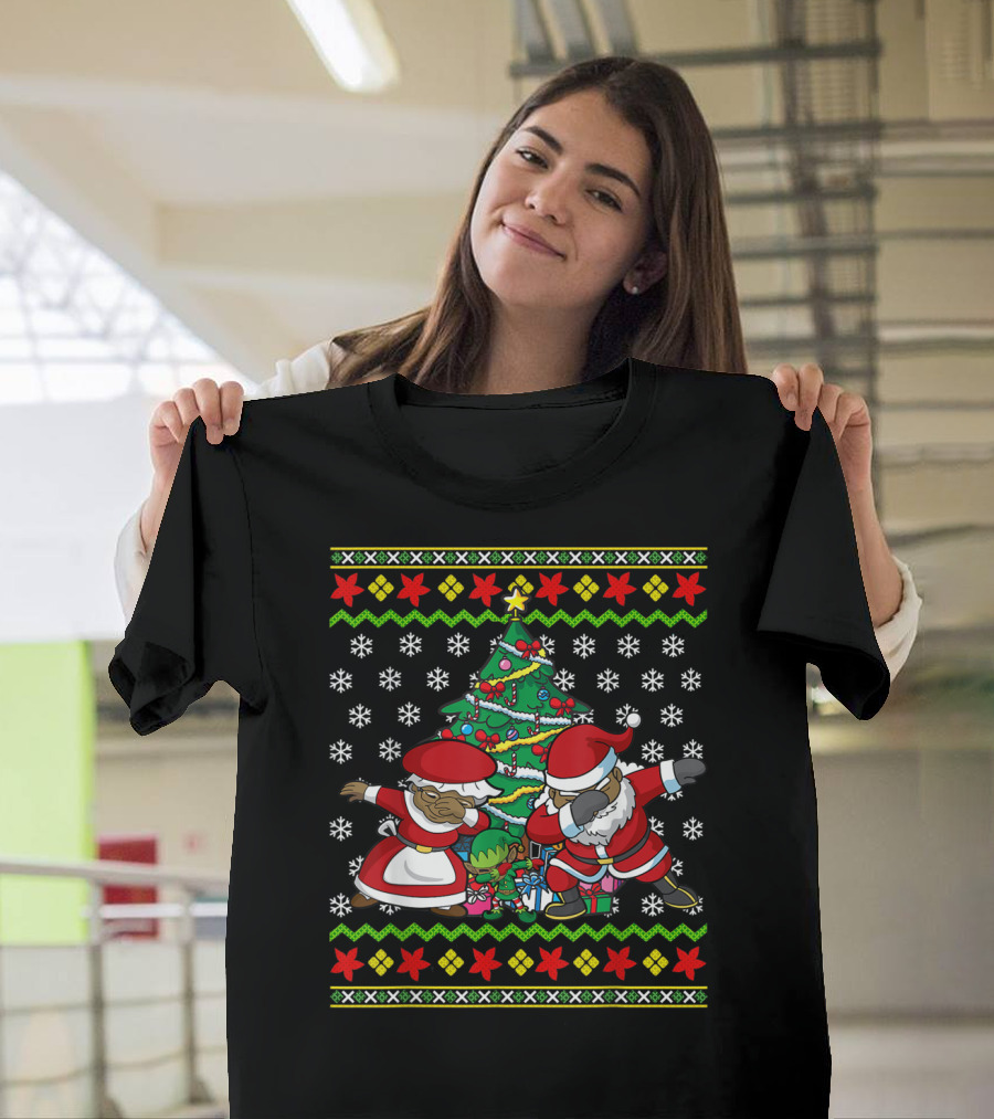 African American Dabbing Santa Mrs Claus Christmas Tree Snowflakes T-Shirt