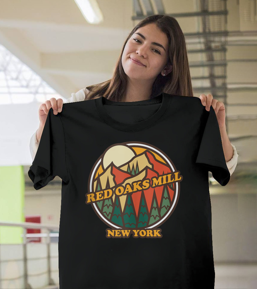 Red Oaks Mill New York Mountain Vintage Hiking T-Shirt