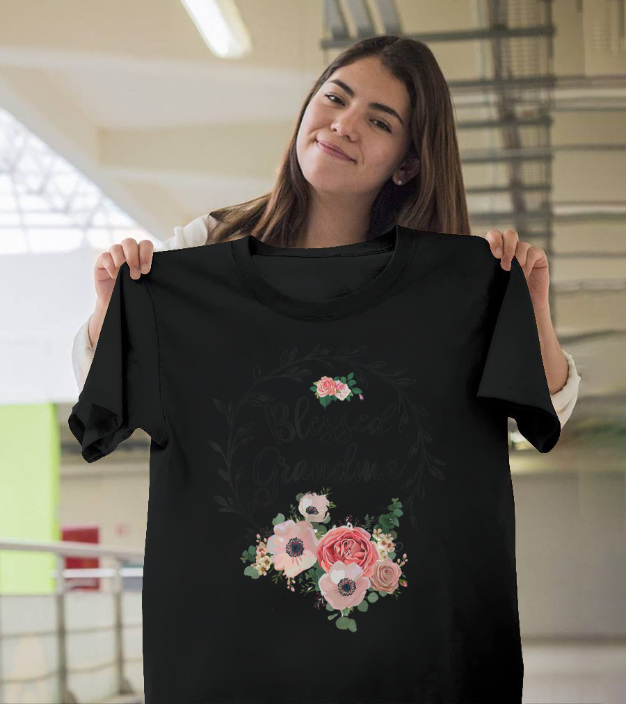 Blessed Grandma Floral Heart Mother's Day T-Shirt
