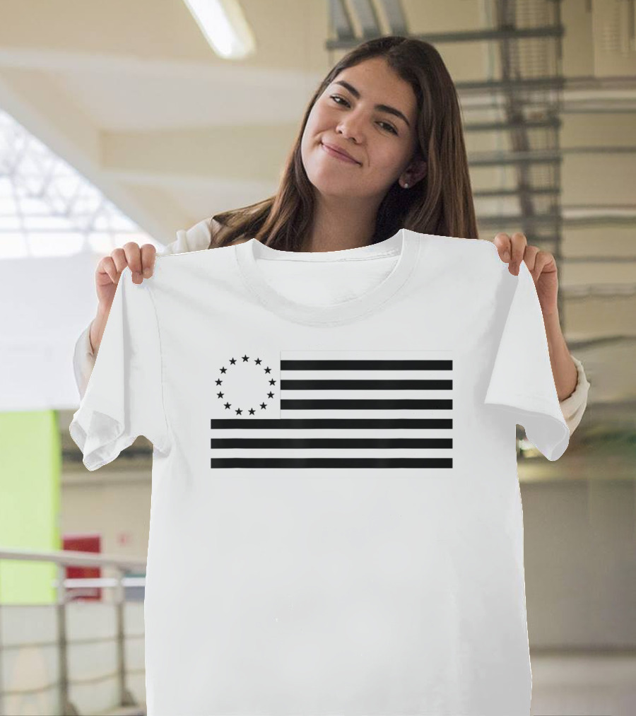 Betsy Ross Flag Black Modern T-Shirt