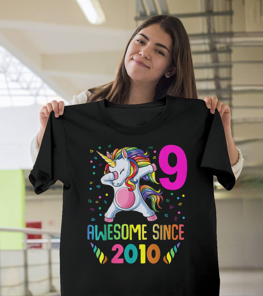 9 Years Old Awesome Since 2010 Unicorn Dabbing T-Shirt