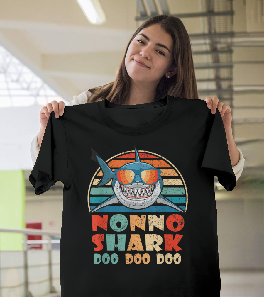 Nonno Shark Doo Doo Doo Retro Sunglasses Vintage Family Birthday T-Shirt
