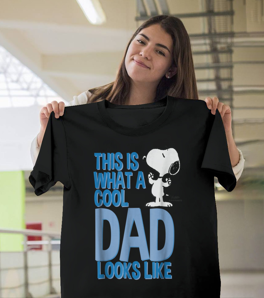 Snoopy This Is What a Cool Dad Looks Like Peanuts Mens T-Shirt