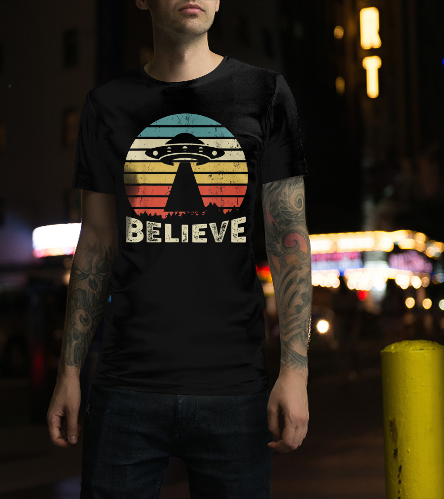 Vintage UFO Hunter Believe I Want To Believe Retro Alien T-Shirt