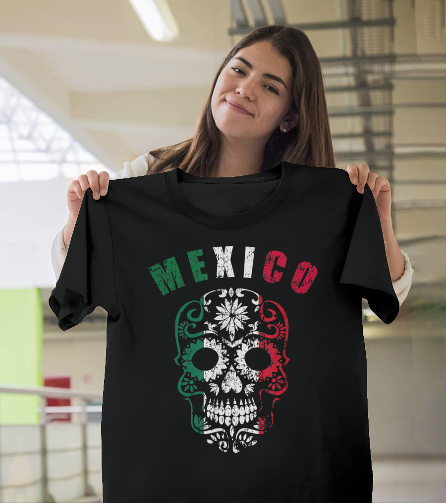 Mexico Distressed Sugar Skull Soccer Fan T-Shirt