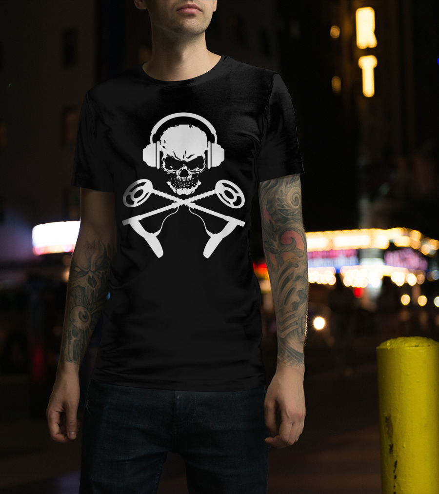 Skull Crossbones Headphones Metal Detecting T-Shirt