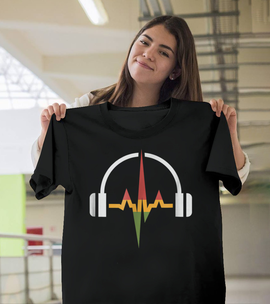 Rasta Headphones Music Wave With Reggae Color Sound Wave T-Shirt