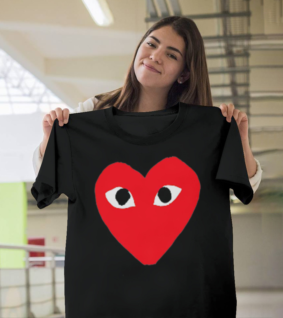 Heart For Comme Lovely In The Des - Comme Des Garçons Inspired Red Heart With Eyes T-Shirt