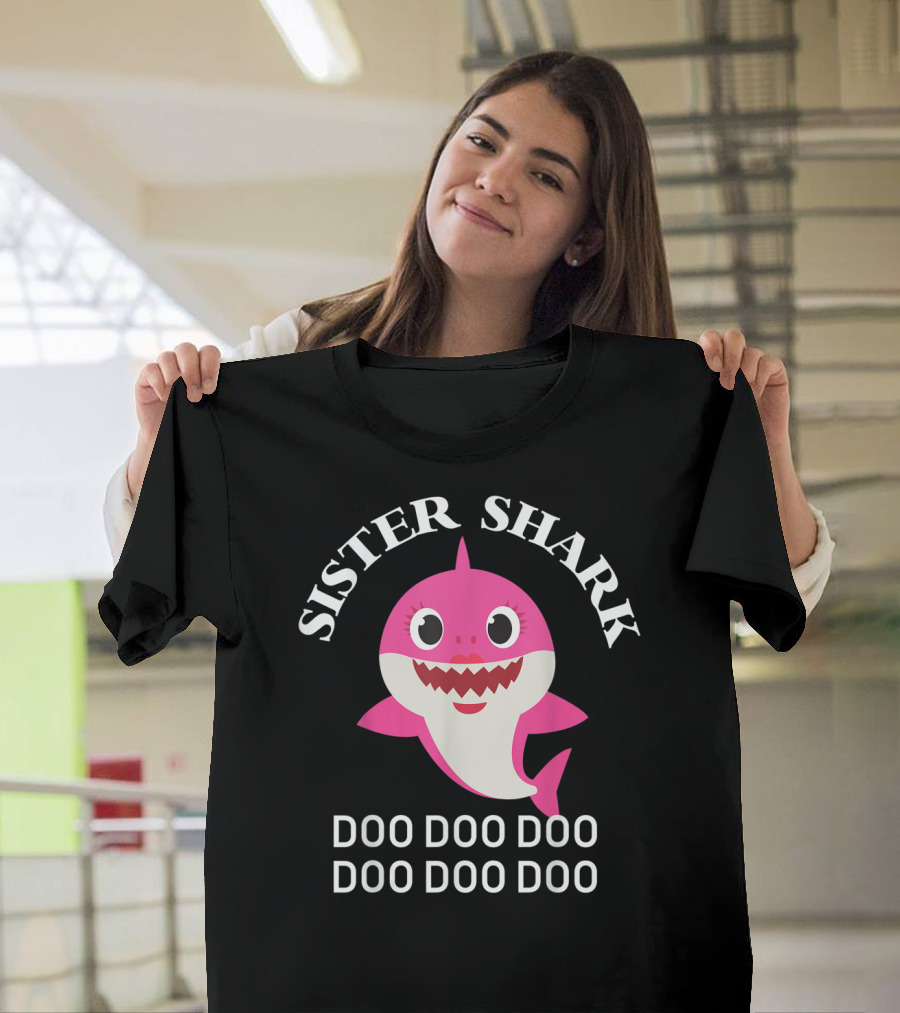 Sister Shark Doo Doo Doo Doo Doo Doo Pink Cartoon Family Shark T-Shirt