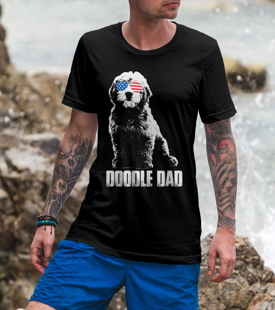 Doodle Dad Goldendoodle Vintage Patriotic American Flag Sunglasses T-Shirt