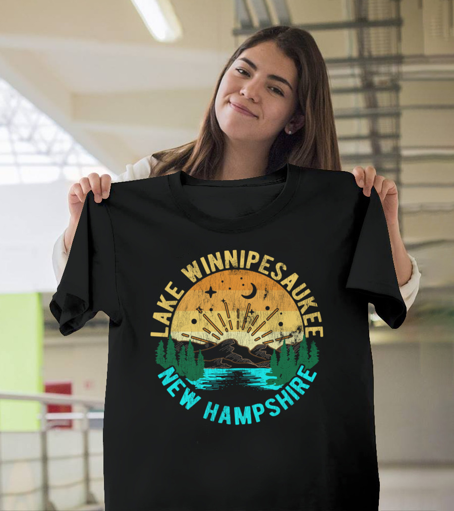 Lake Winnipesaukee New Hampshire Sunset Mountain Scene T-Shirt