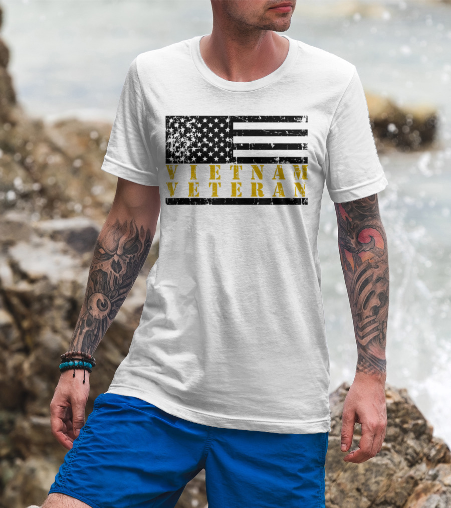 Vietnam Veteran Distressed Flag American T-Shirt