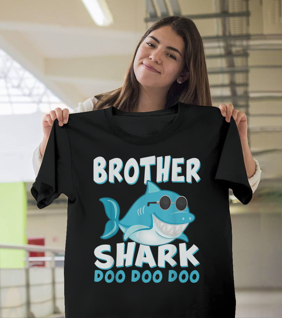 Brother Shark Doo Doo Doo Retro Vintage Father's Day T-Shirt
