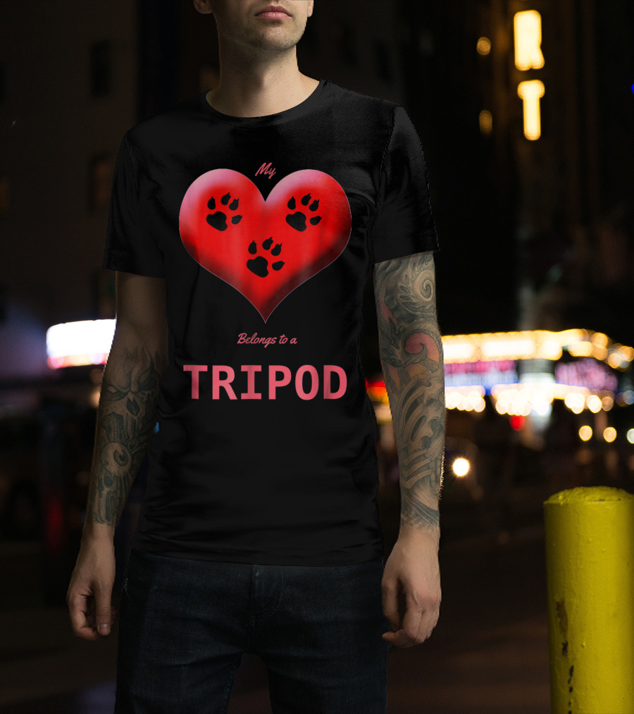 My Heart Belongs To A Tripod Dog 3 Legged Dog Cat Lovers T-Shirt