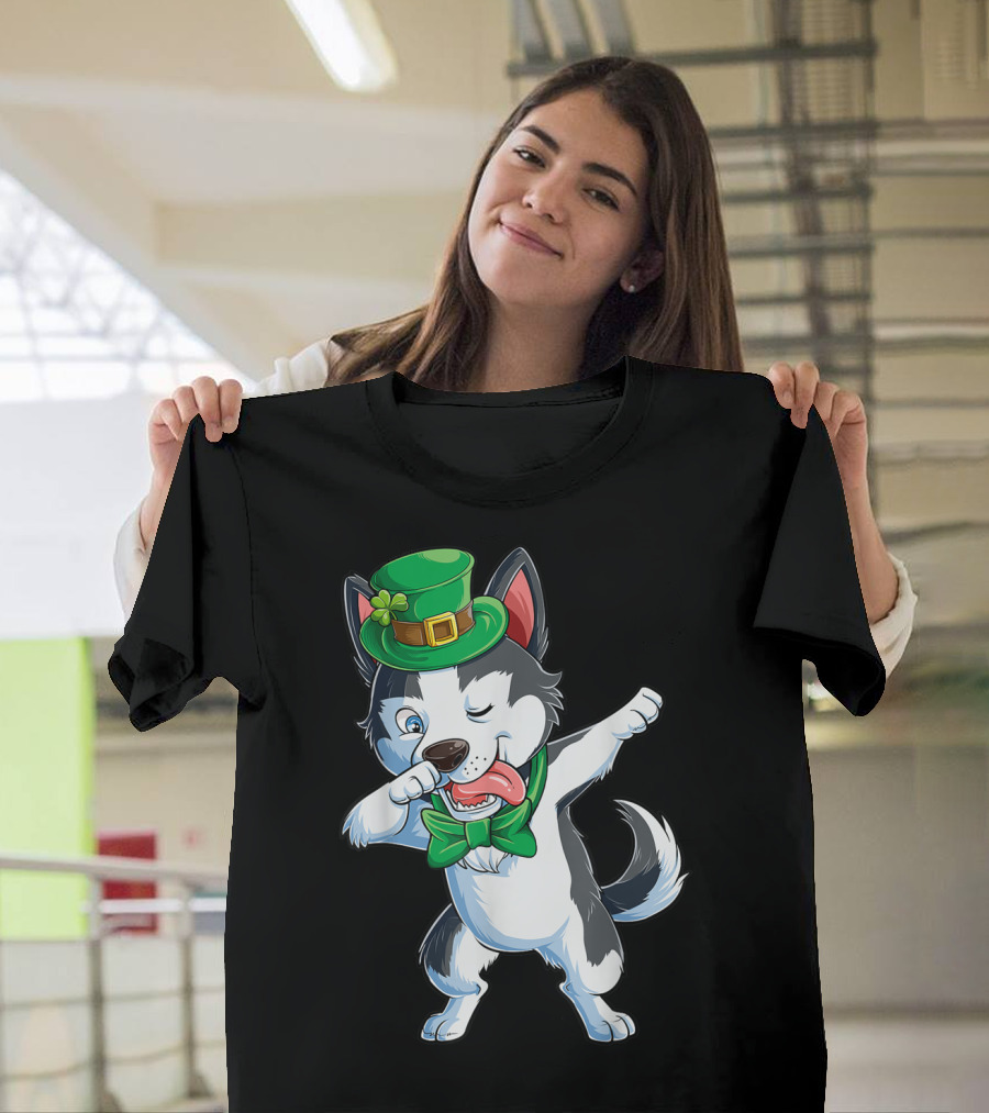 St. Patrick's Day Dabbing Siberian Husky With Green Hat And Bow Tie T-Shirt