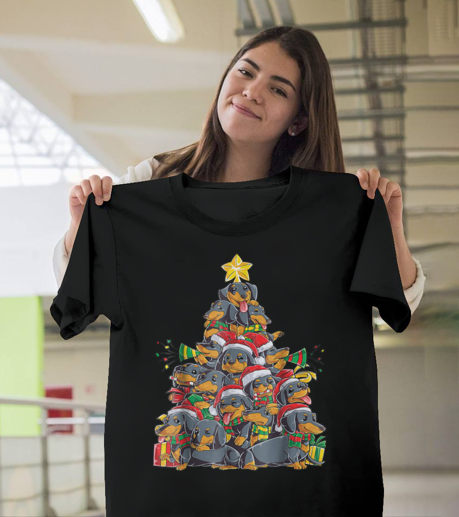 Dachshund Xmas Tree With Santa Hats And Gifts T-Shirt