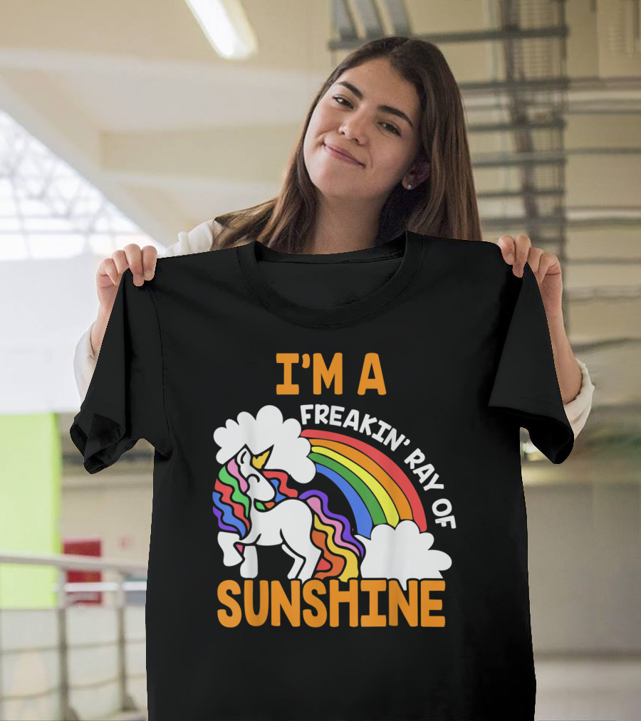 I'm A Freakin' Ray Of Sunshine Funny Rainbow Unicorn Vintage 1970's HY T-Shirt