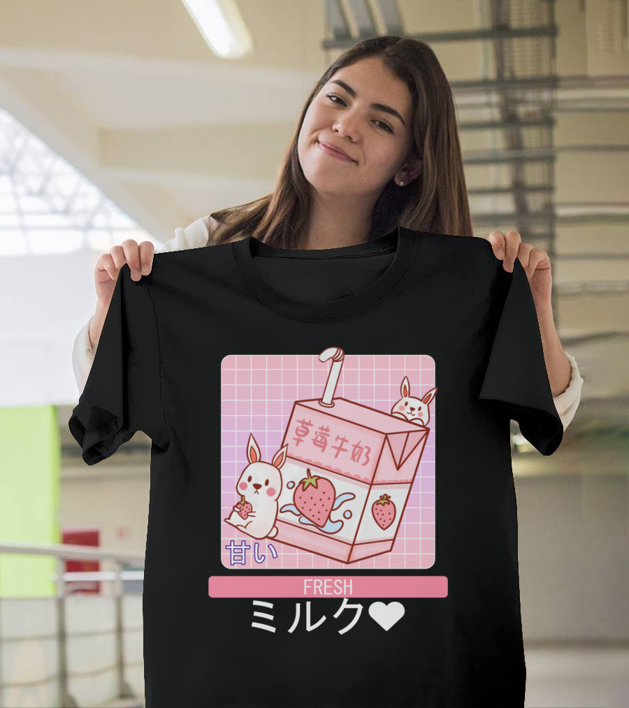 Fresh ミルク 甘い Strawberry Milk Carton with Cute Bunny Aesthetic T-Shirt