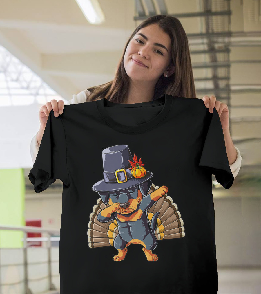 Thanksgiving Dabbing Rottweiler In Pilgrim Hat With Turkey Feathers T-Shirt