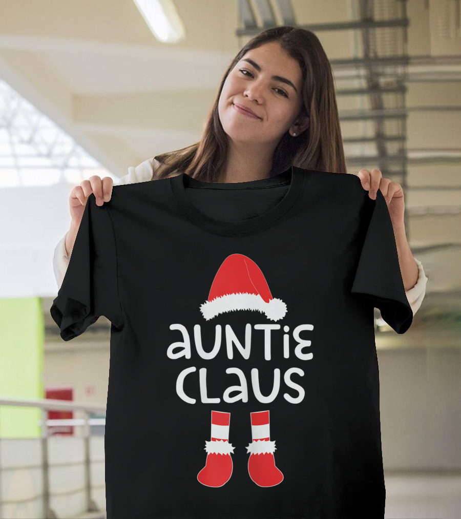Santa Hat And Boots Auntie Claus Christmas T-Shirt