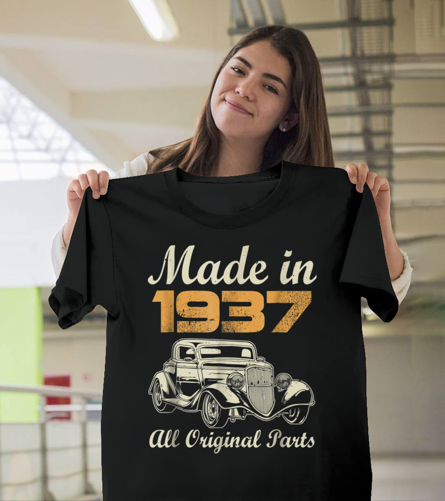 Made In 1937 All Original Parts Vintage Car 82nd Birthday T-Shirt