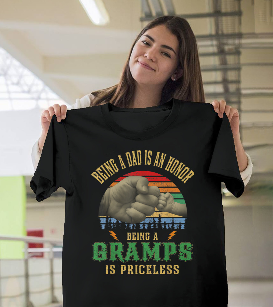 Being A Dad Is An Honor Being A Gramps Is Priceless Fist Bump Retro Circle T-Shirt