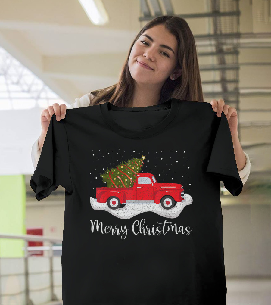 Merry Christmas Vintage Red Truck With Christmas Tree T-Shirt