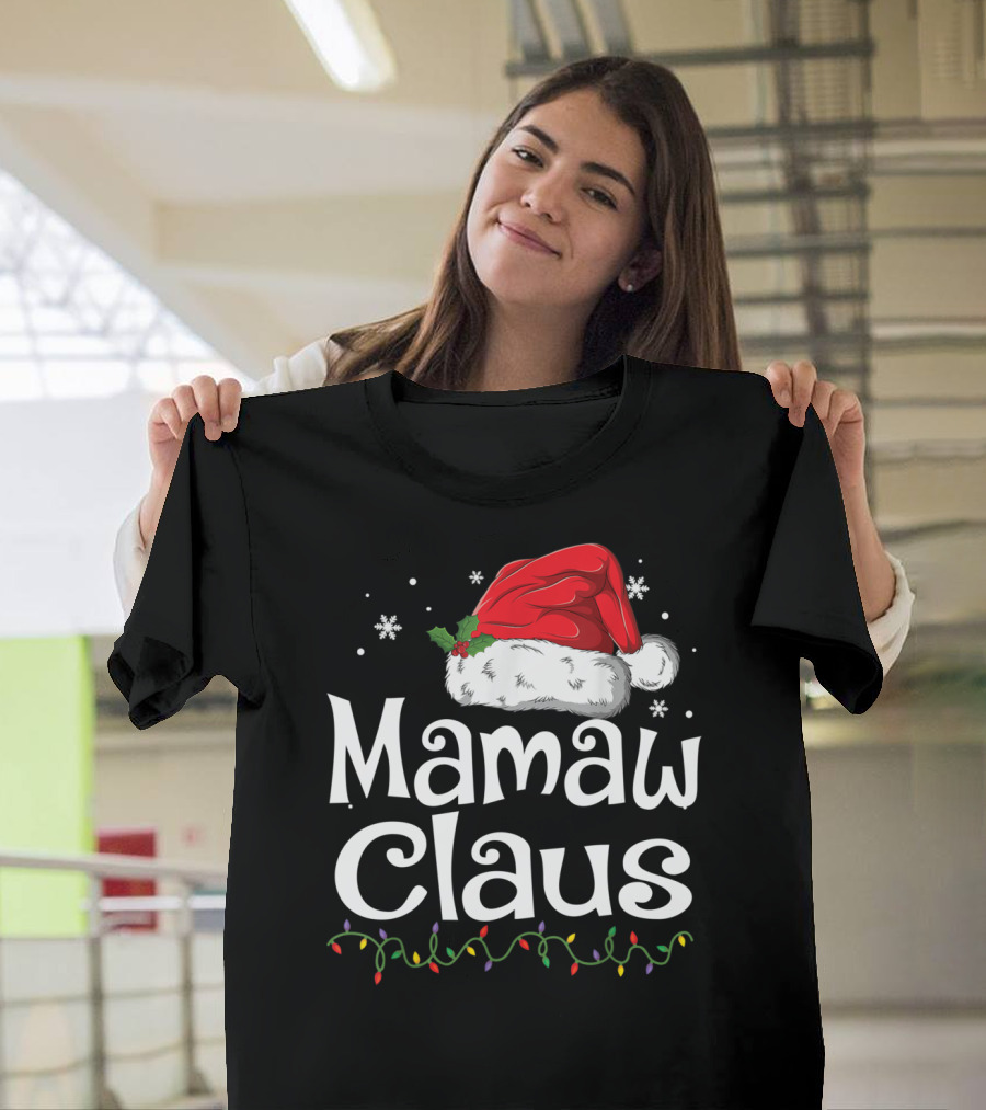 Mamaw Claus Santa Christmas Lights Snowflakes T-Shirt