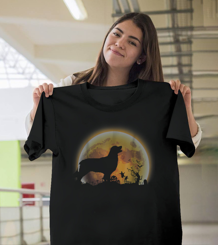 Golden Retriever Dog Halloween Silhouette Full Moon Scene T-Shirt