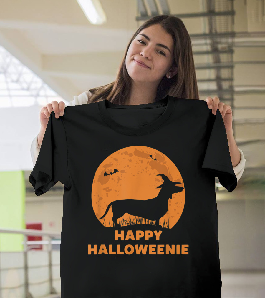 Happy Halloweenie Dachshund Silhouette Full Moon Bat Halloween T-Shirt