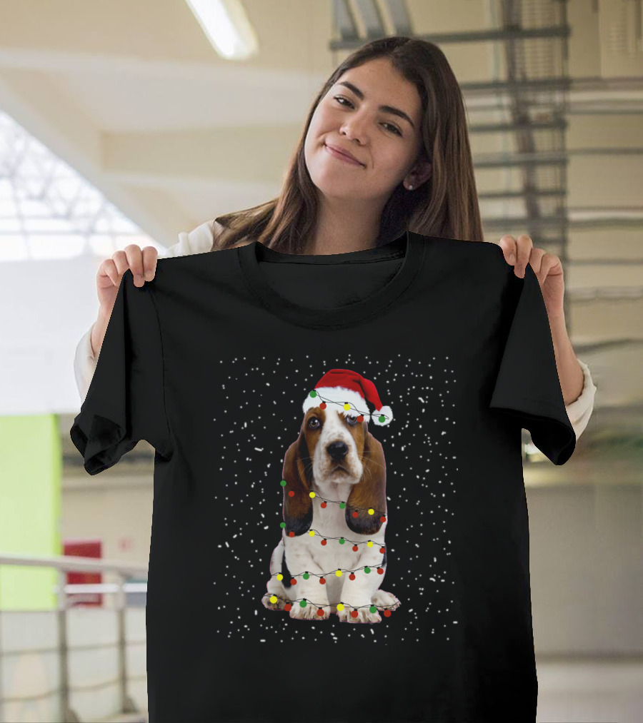 Basset Hound Santa Hat Festive Xmas Lights T-Shirt