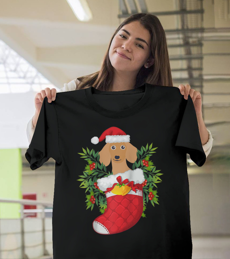 Christmas Dachshund Santa Hat Stocking Holly Berries T-Shirt