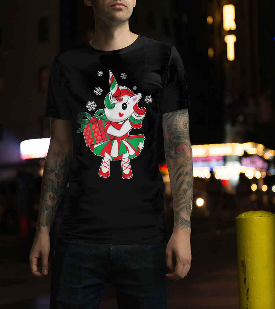 Christmas Unicorn Holding Gift With Snowflakes Fun Girls Kids T-Shirt