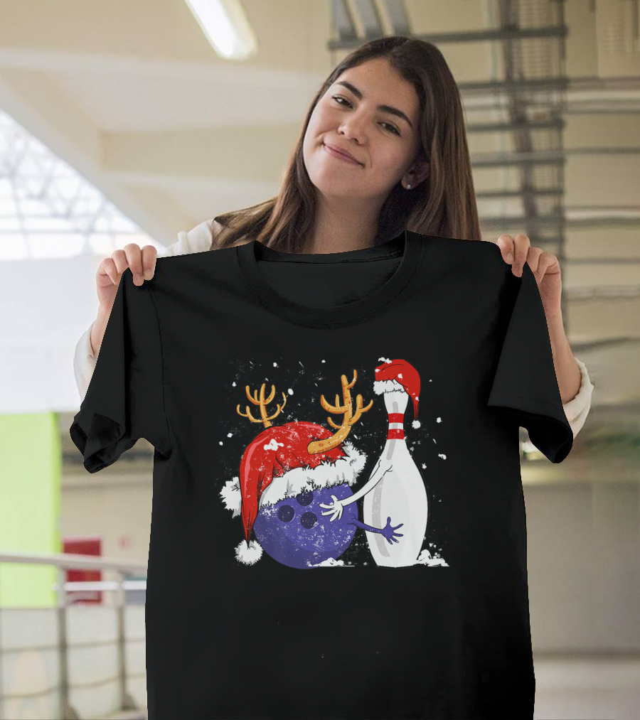 Funny Bowling Christmas Santa Hat Snow Festive Bowling Pin Reindeer Ball T-Shirt