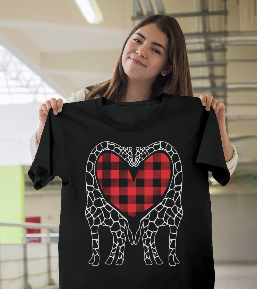 Buffalo Plaid Heart with Giraffe Lovers Christmas T-Shirt