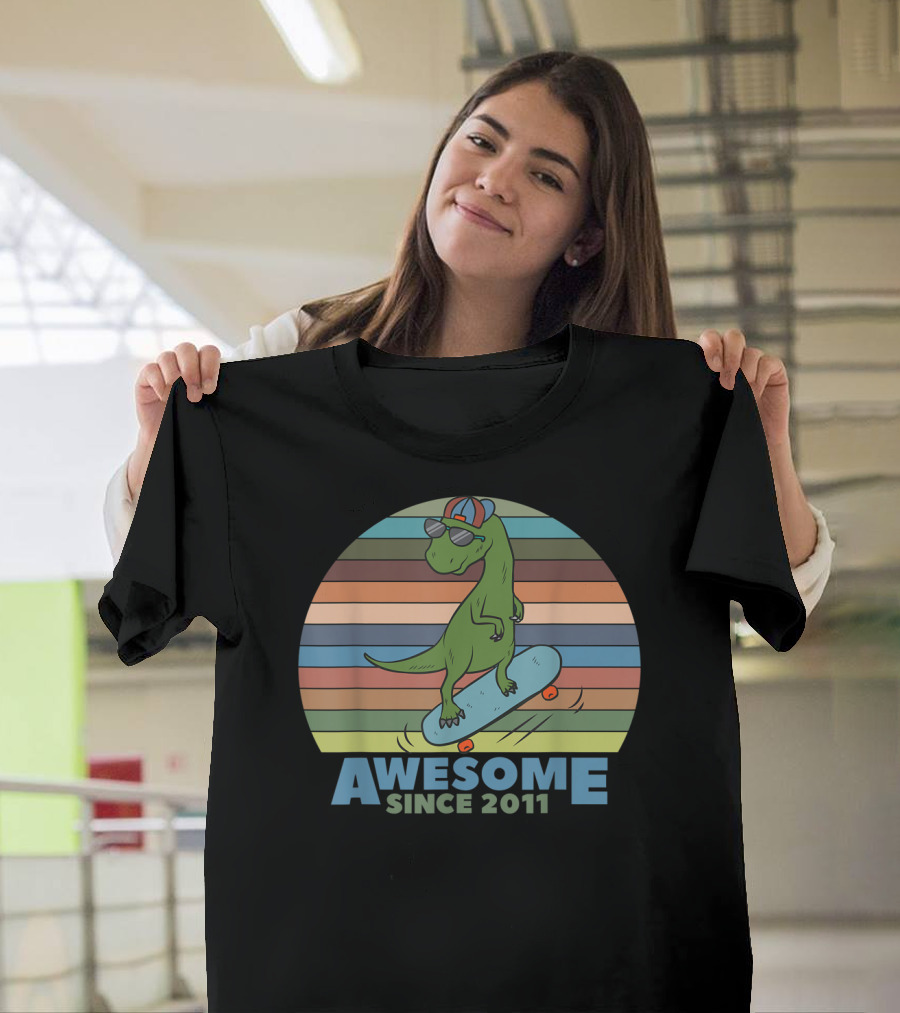 Awesome Dinosaur Skateboarding Since 2011 Vintage T-Shirt