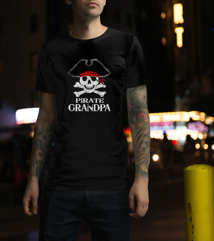 Pirate Grandpa Skull And Crossbones Halloween Costume Family Fun T-Shirt
