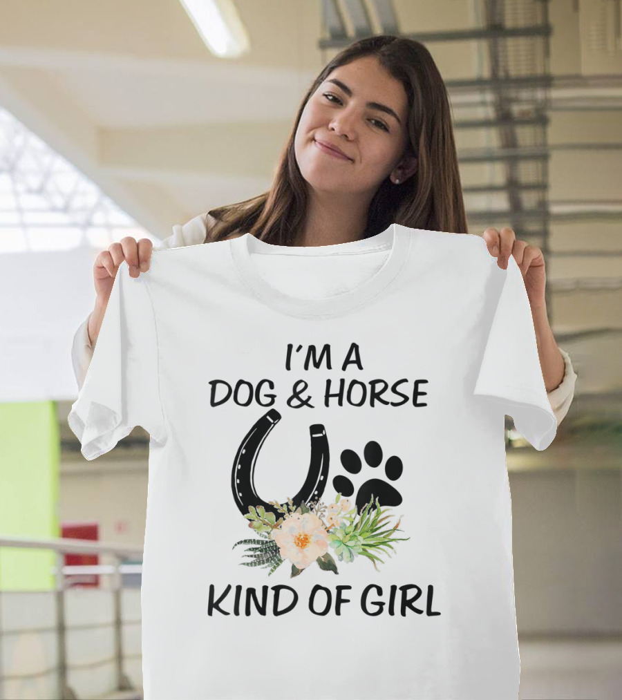 I'm A Dog And Horse Kind Of Girl Horseshoe Paw Flowers T-Shirt