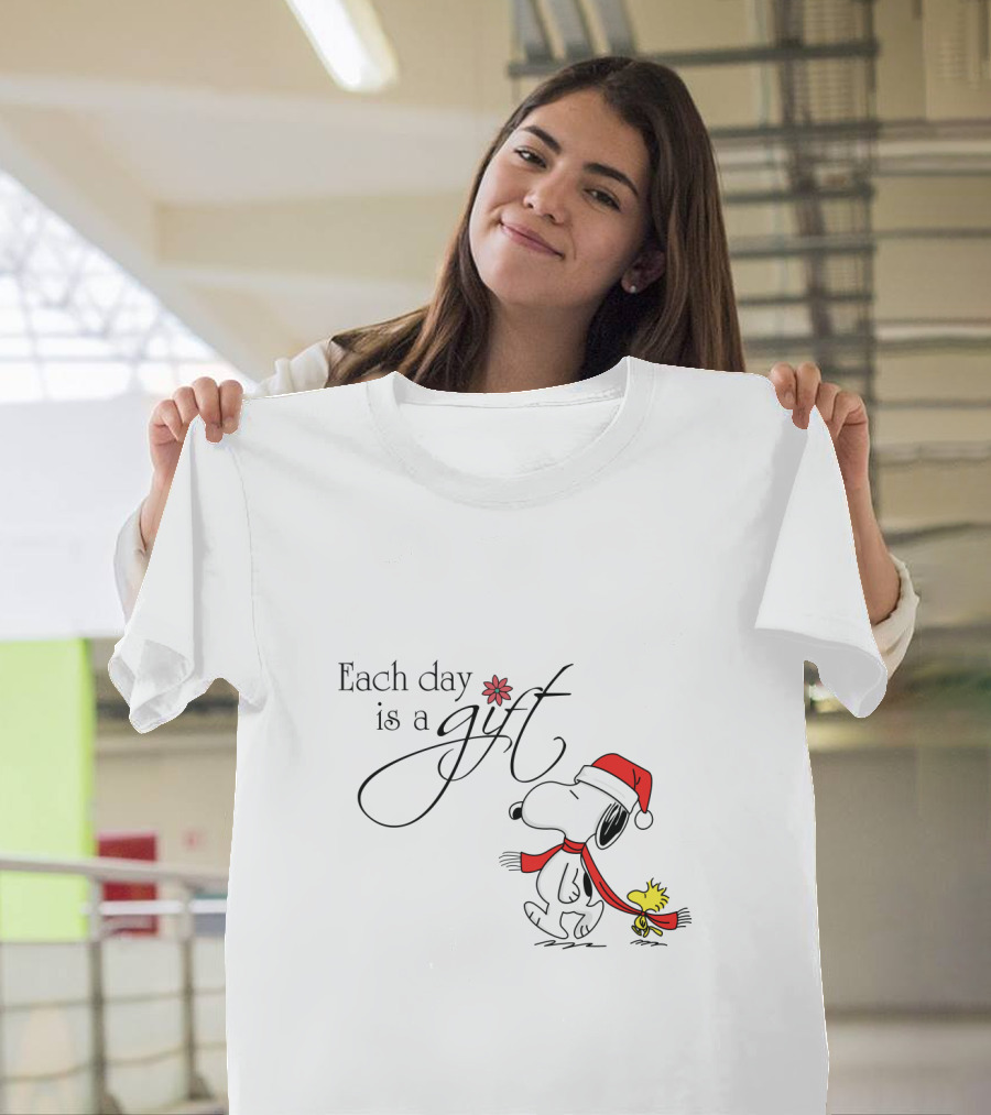 Each Day Is A Gift Snoopy Santa Hat Woodstock Peanuts Movie T-Shirt