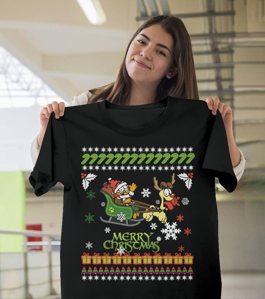 Merry Christmas Garfield Santa Sleigh With Reindeer Odie Snowflakes And Holly T-Shirt